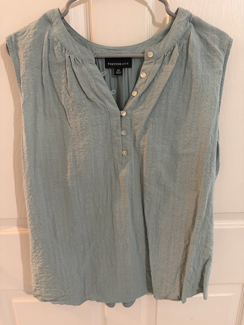 Fortune + Ivy Sleeveless Blouse XXL Sage Green Textured Button Front Top